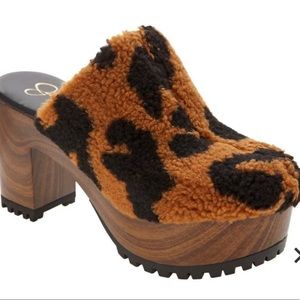 Jessica Simpson Women's Tollia Cozy Platform Mules